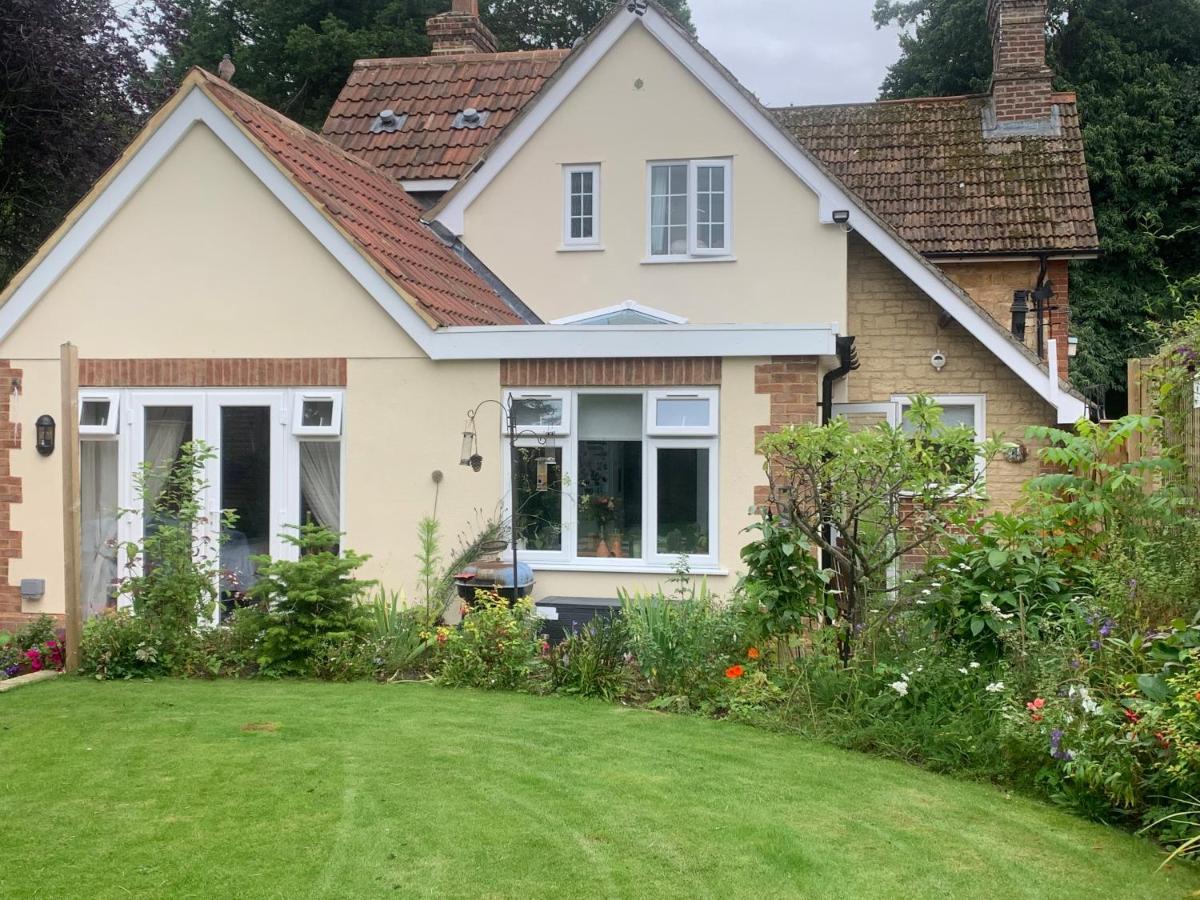 Sunshine Cottage Studley  Exterior foto